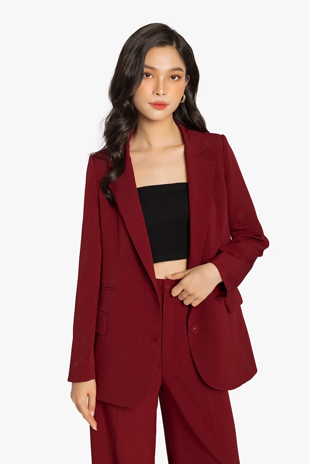Set áo blazer nữ và quần âu, chuẩn vibe “nữ tổng tài” thanh lịch, trưởng thành (Nguồn: Internet)
