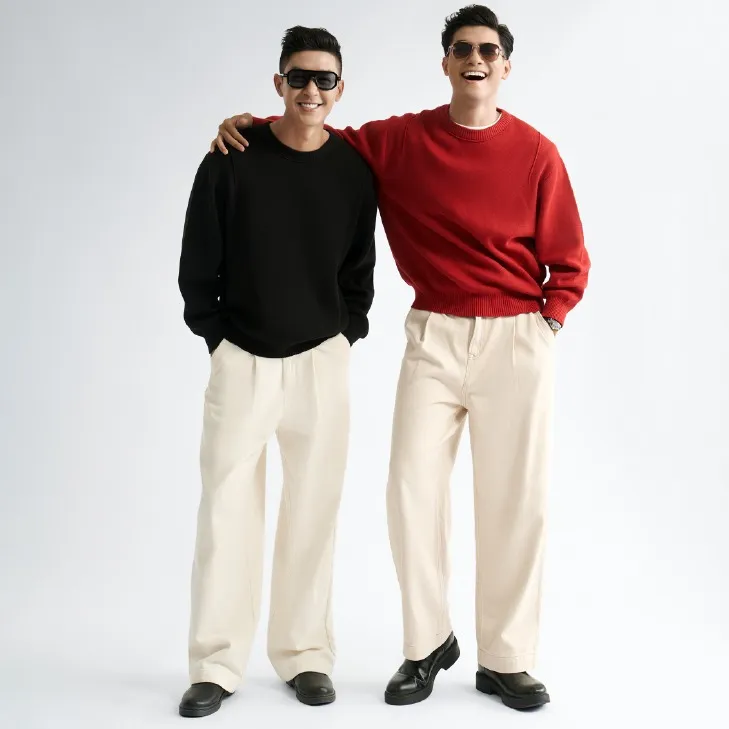 Áo sweater cổ tròn truyền thống dễ phối đồ (Nguồn: Routine)