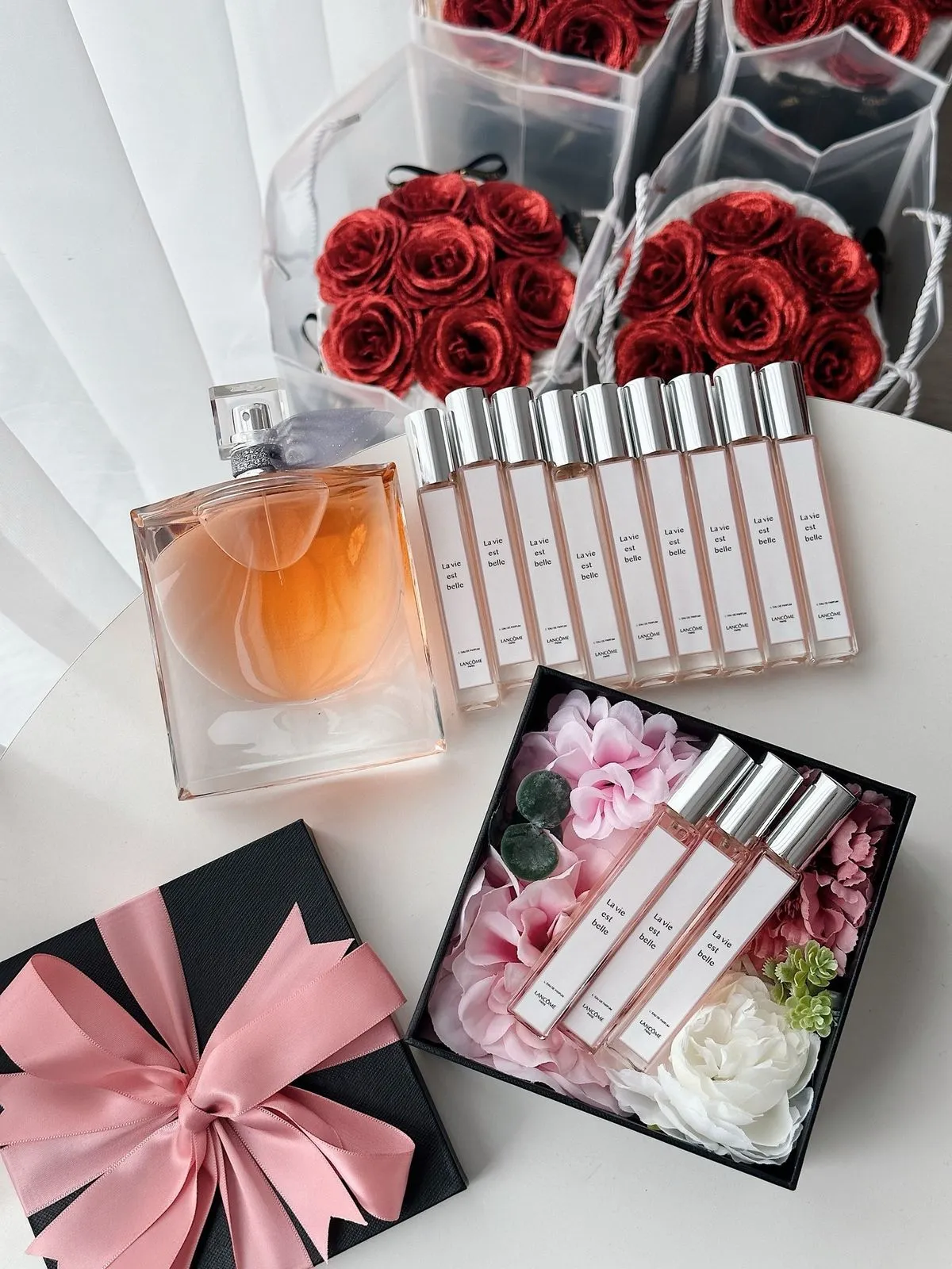 Nước hoa tặng cô giáo (Nguồn: Internet)