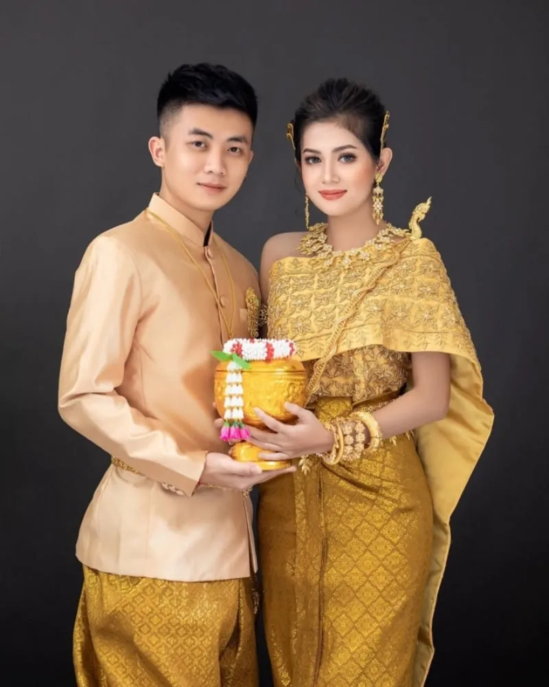 Trang phục dân tộc Khmer thể hiện bản sắc văn hóa, tín ngưỡng Phật giáo và niềm tự hào truyền thống (Nguồn: Internet)