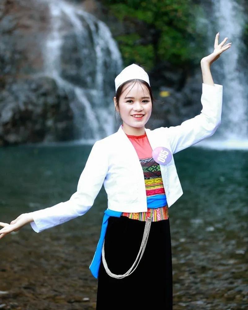 Trang phục dân tộc Mường của nữ