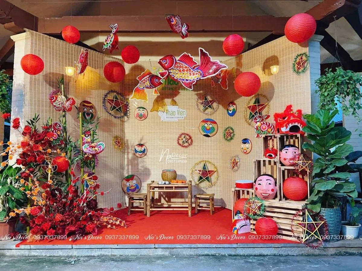 Mẫu trang trí tết trung thu bằng mành tre đơn giản (Nguồn: Internet)