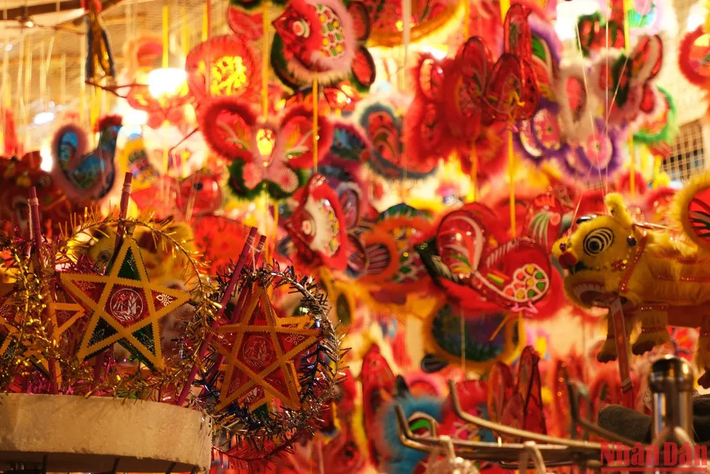 phố lồng đèn hàng Mã