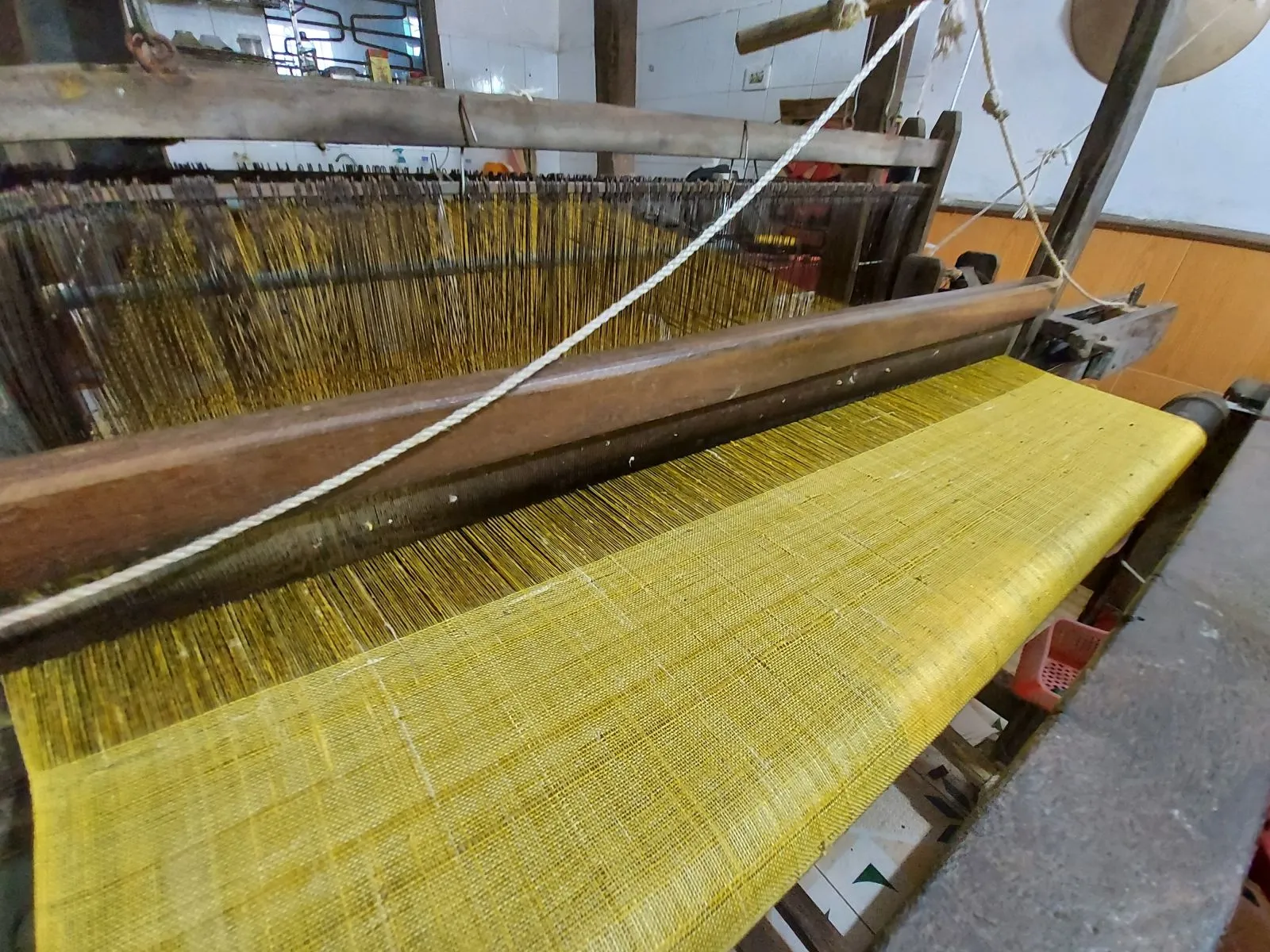 Quá trình sản xuất vải đũi phải trải qua nhiều công đoạn
