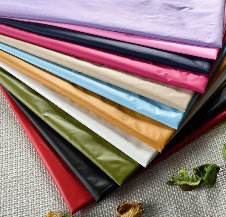 Vải Taffeta là loại vải dệt trơn có độ bóng cao