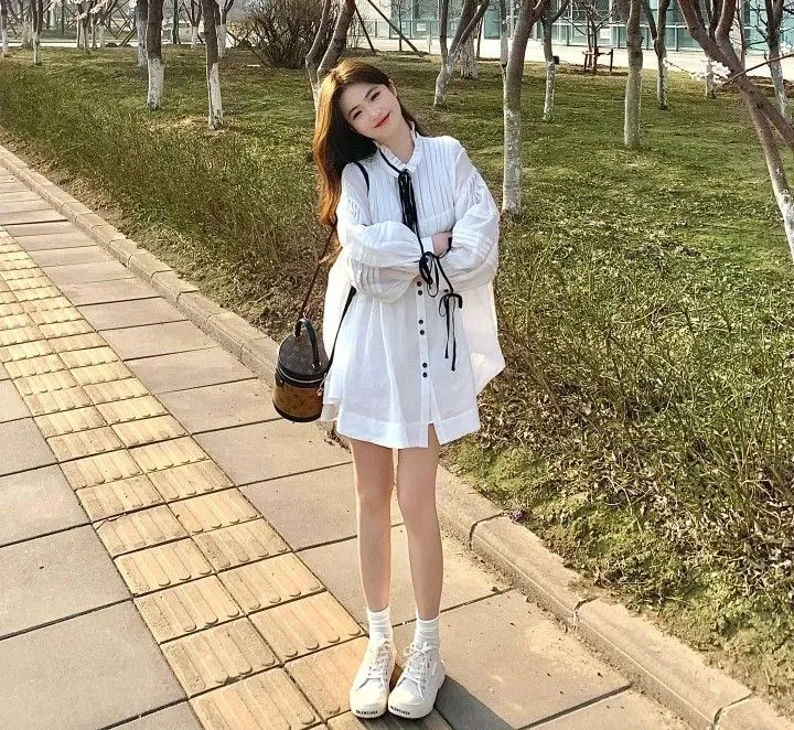 Váy babydoll dáng áo sơ mi thanh lịch, tinh tế (Nguồn: Internet)