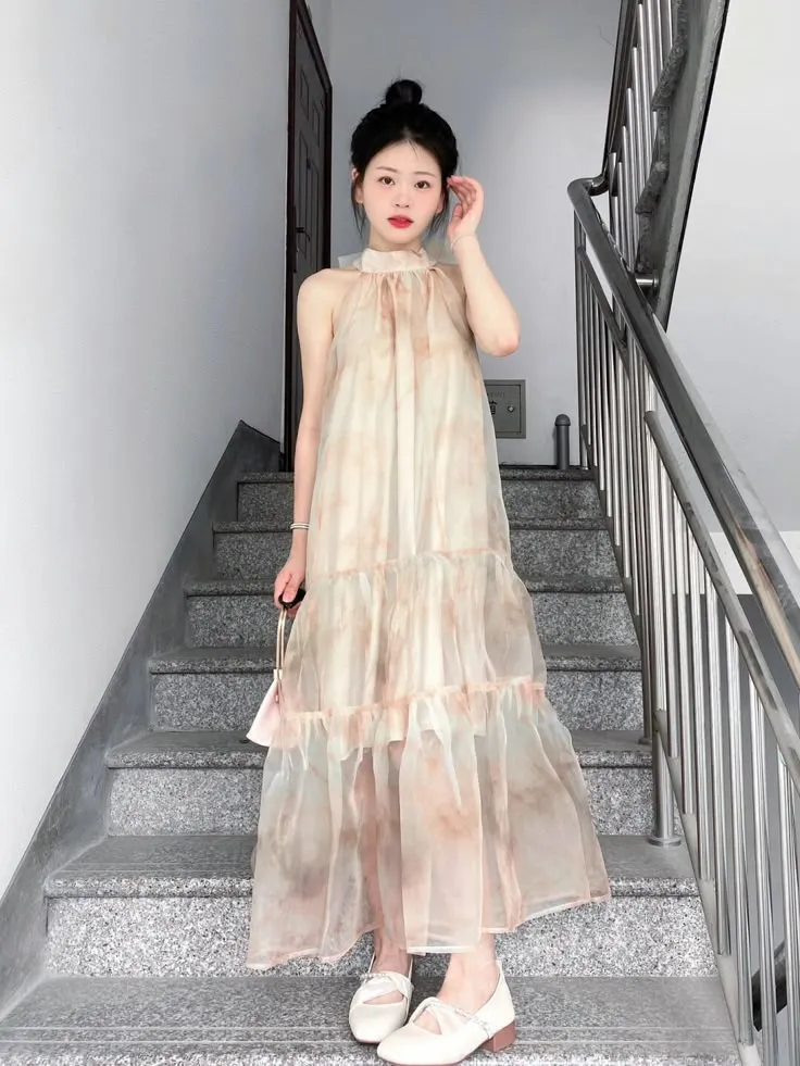 Váy babydoll form dáng dài cho hiệu quả hack tuổi cực tốt (Nguồn: Internet)