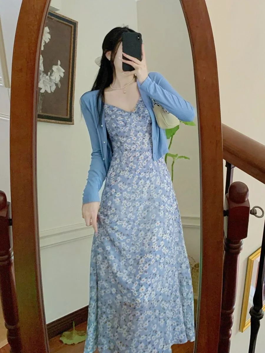 Váy hoa nhí dáng dài cổ V sẽ tôn lên chiều cao cùng vóc dáng thon gọn