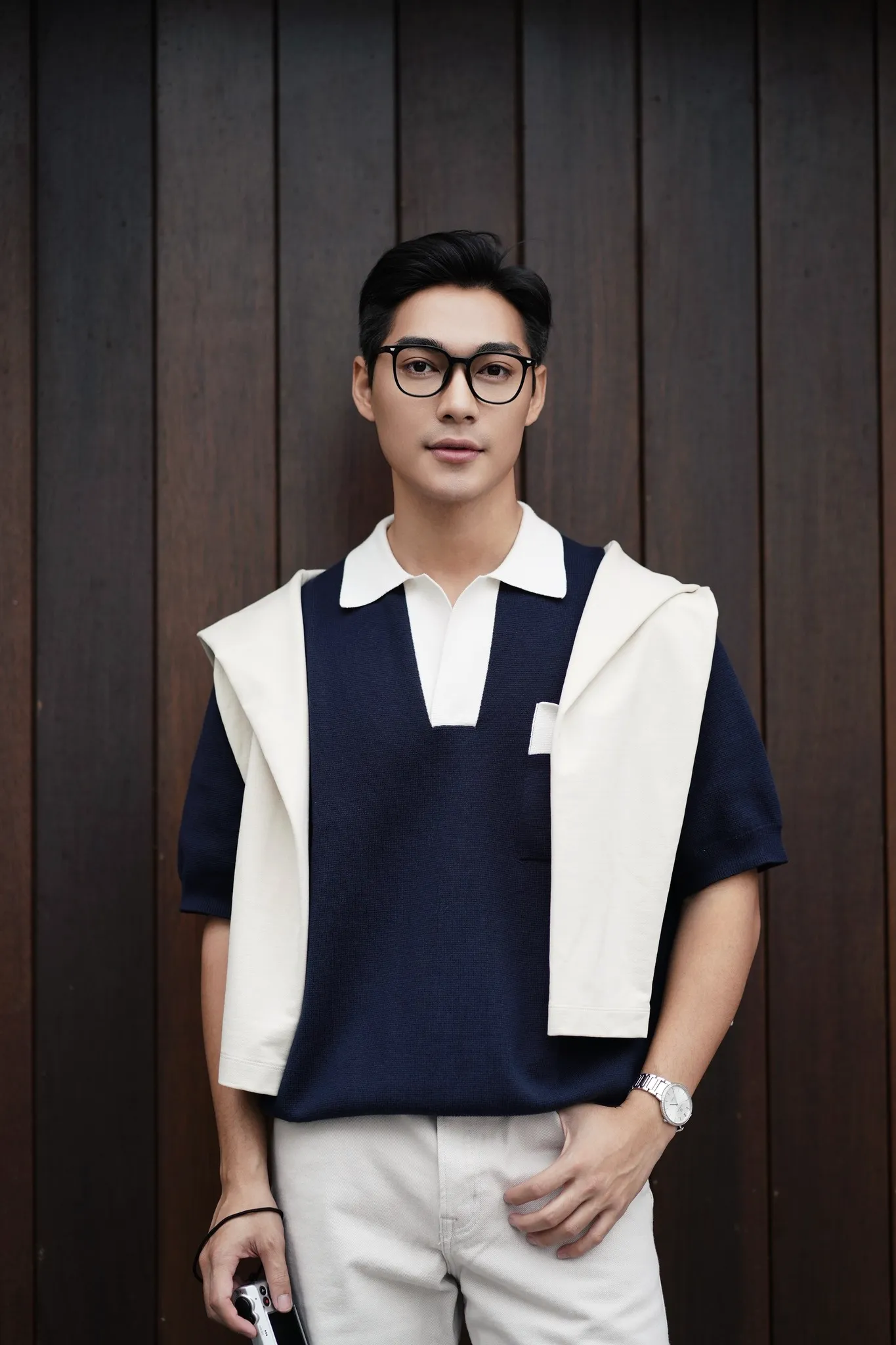 phối áo polo xanh navy