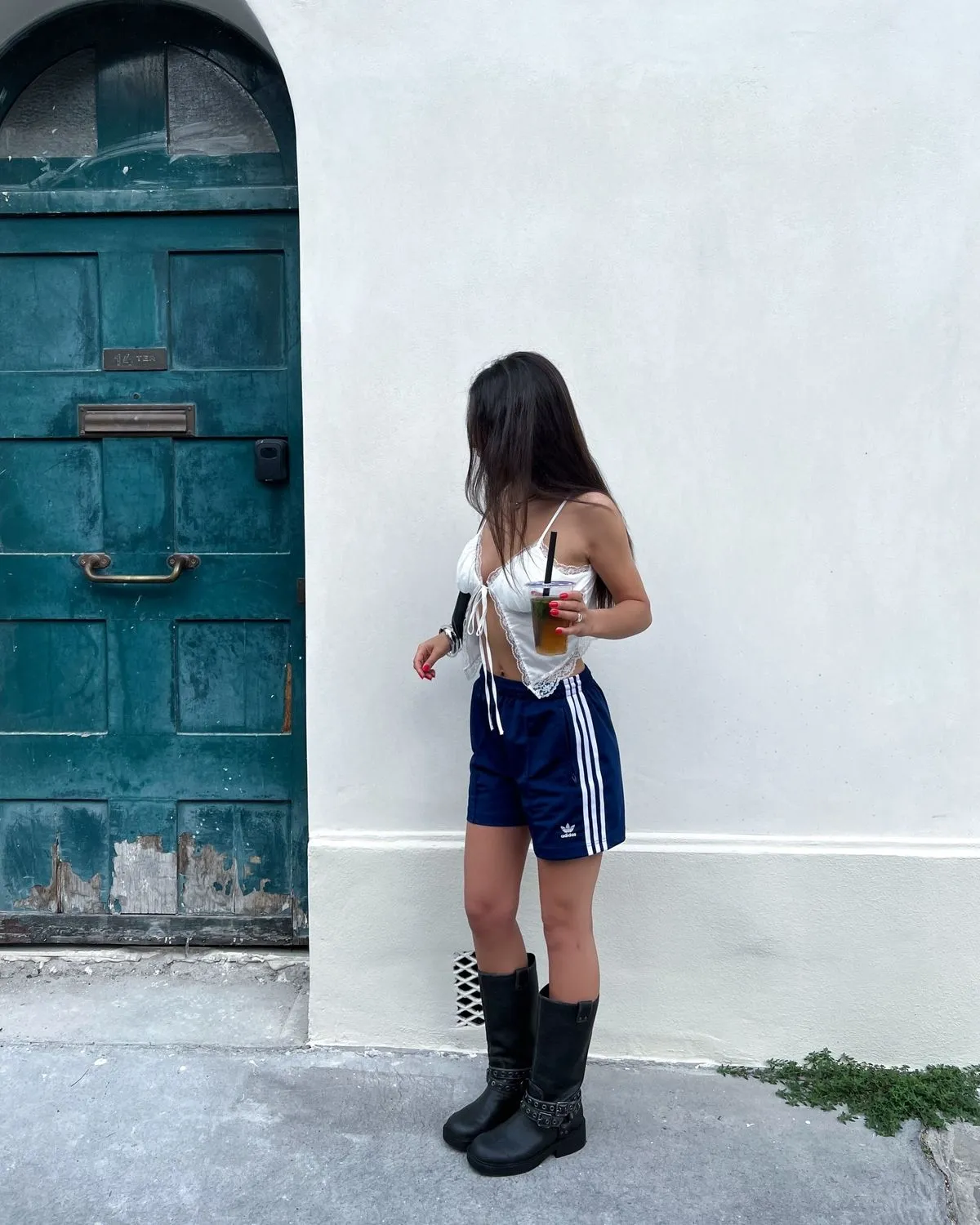 Hóa cô nàng thể thao, năng động cùng chân váy hoặc quần đùi